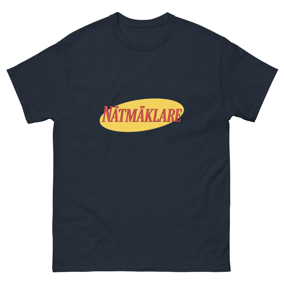 T-shirt med Nätmäklare-logga i röd retrotext på gul oval